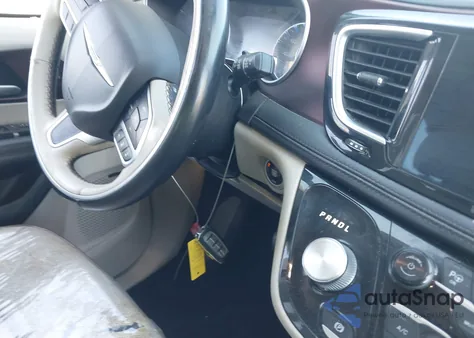 2018 Chrysler Pacifica Limited from USA, damaged, VIN 2C4RC1GG1JR105869